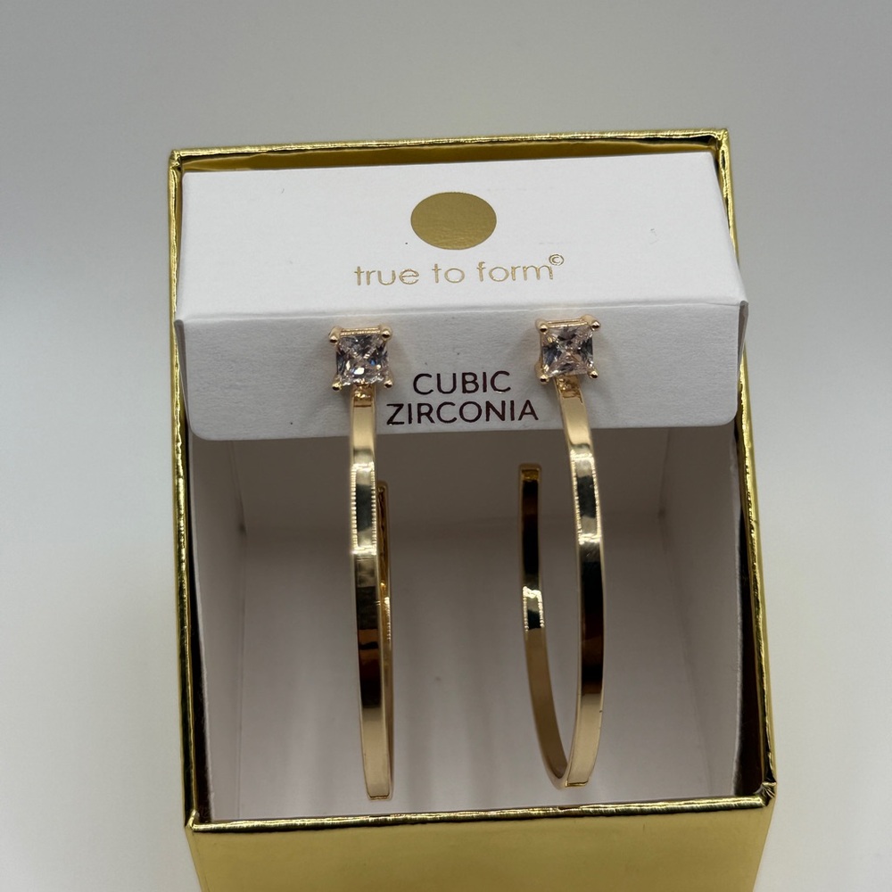 Gold Minimalist Hoop Earrings Elegant Design